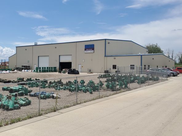 ± 15,000 SF shop, office & ± 7 acre yard | Former Weir Oil & Gas Facility: 14082 49th Rd NW, Williston, ND 58801